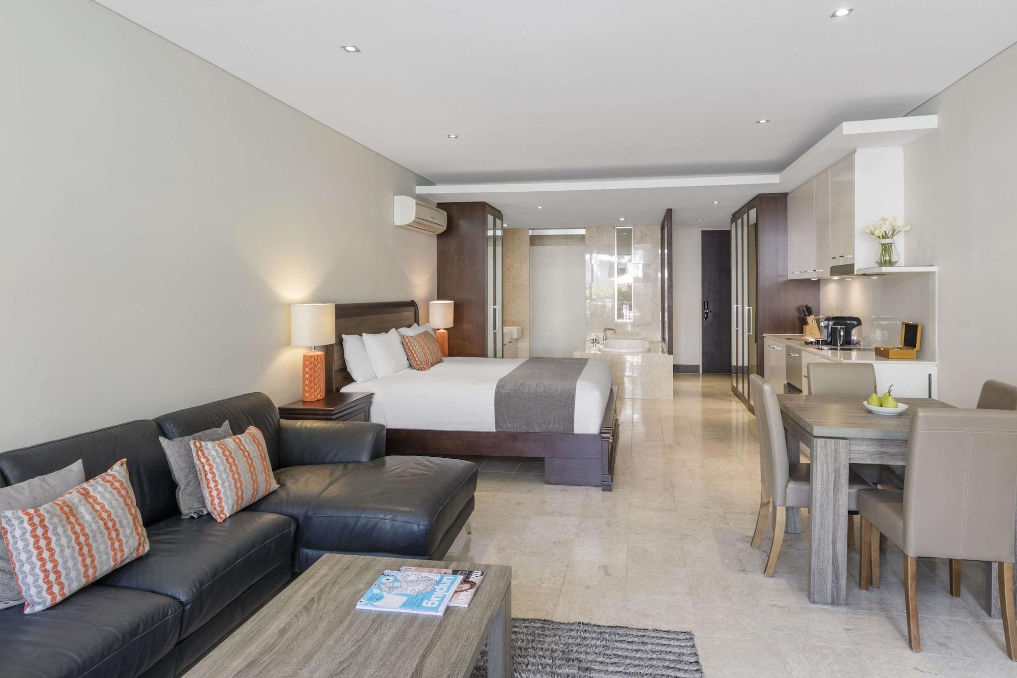 Oaks Casuarina Santai 4*